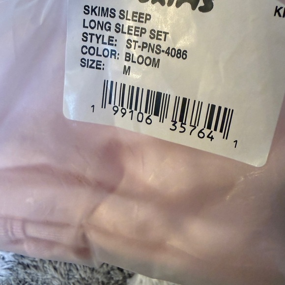 SKIMS - New with tags - Long Sleep Set - Pink -M - Picture 3 of 6